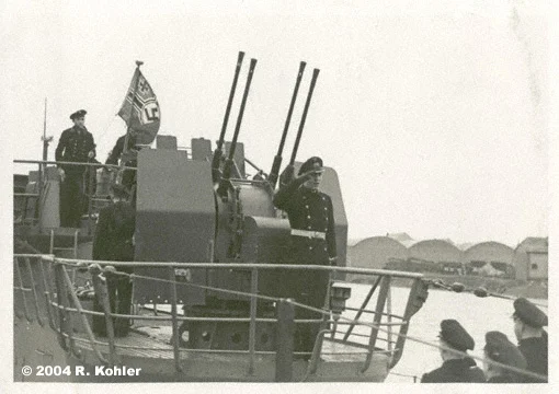 U-869-Comm-4 U-869 anti-aircraft gun deck photograph
